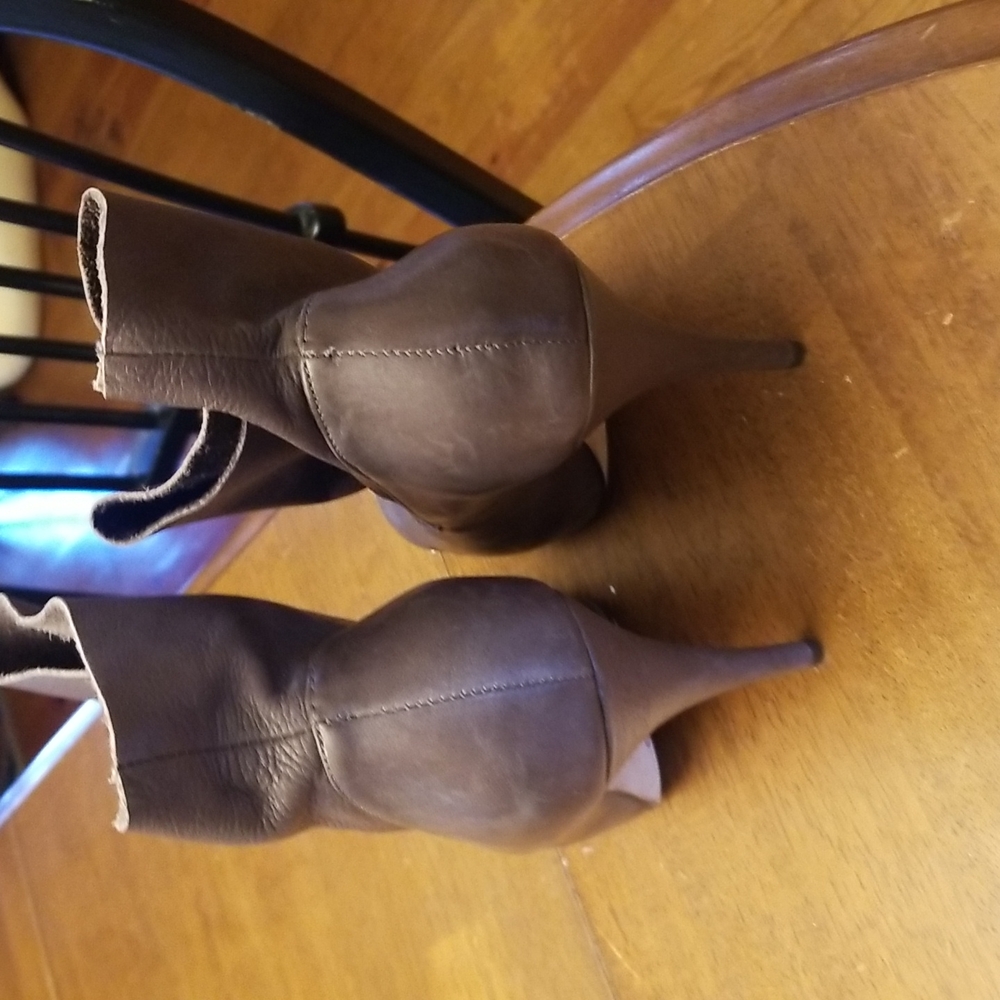 Dolce Vita taupe grayish peep toe heels size 8 - Picture 7 of 13